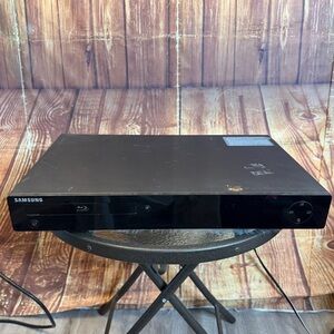 Samsung BD-P1500 Blu-ray Player Full HD 1080p HDMI Component Optical Out